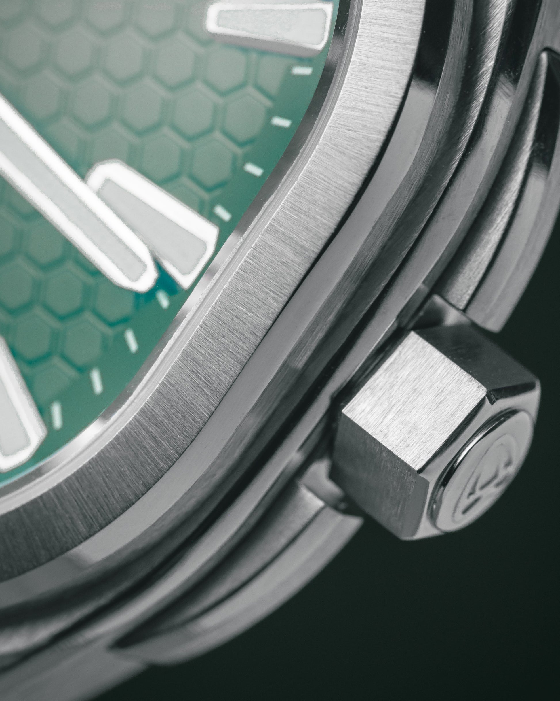NAGA Spire 39 Serpent Green