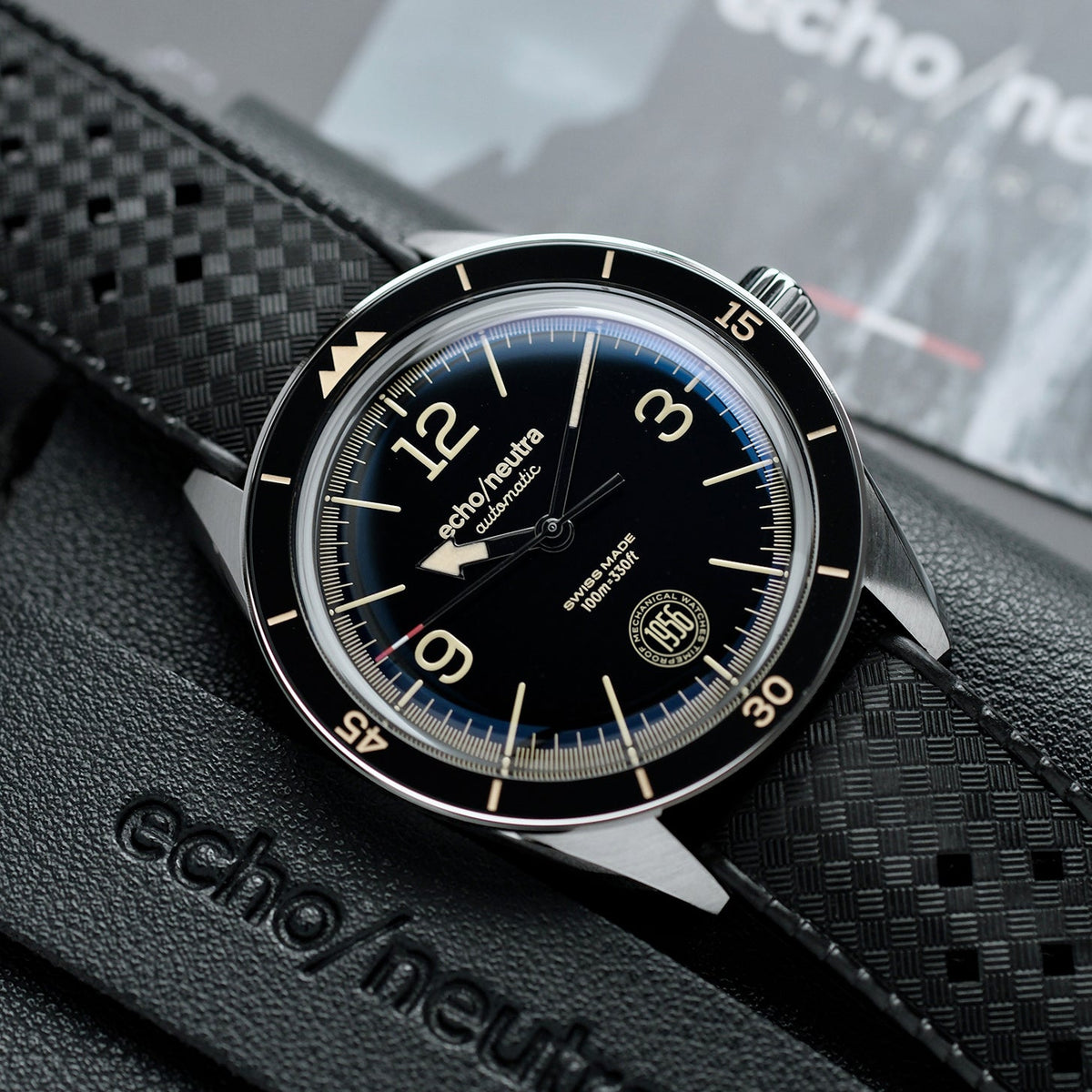 1956 3H Nero - Tropical in gomma nero / Cinturino Racing