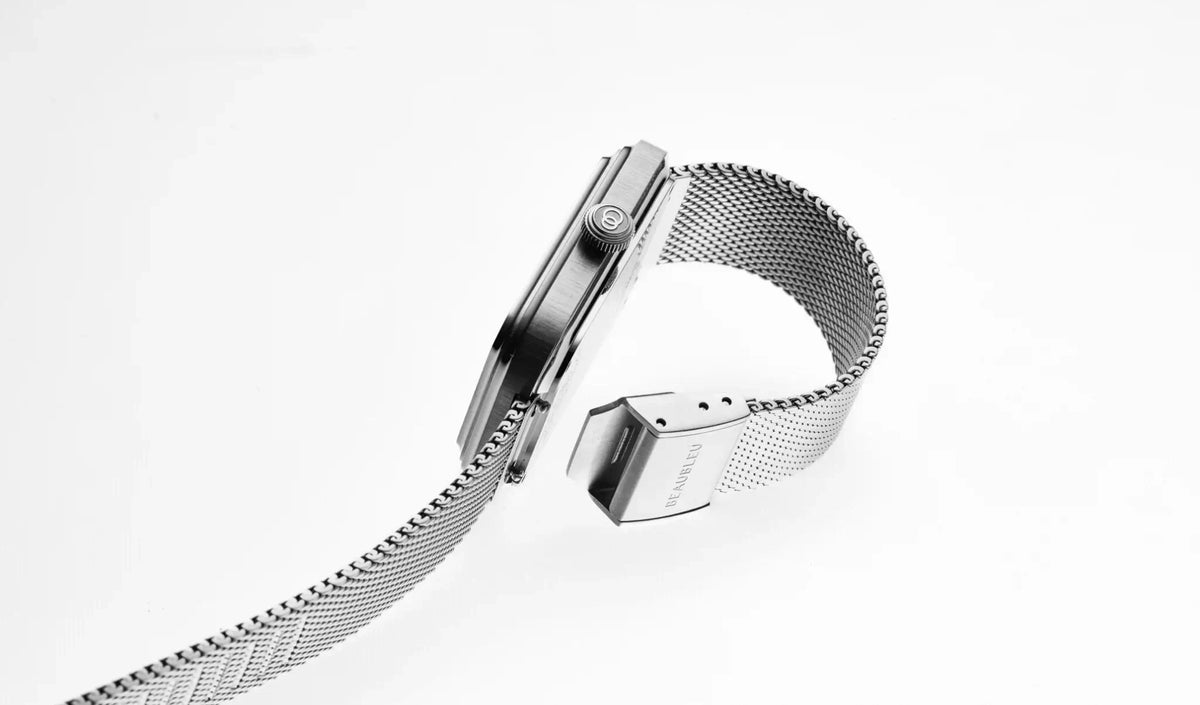Ecce Figura Alba - Steel Strap