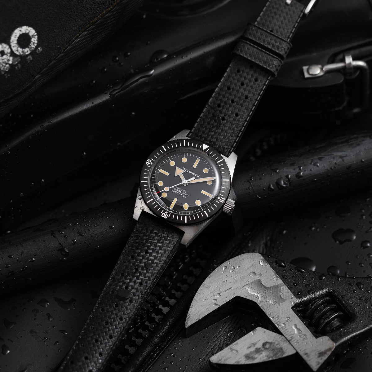 Skindiver Automatic Dive Watch - 38 mm - Old Radium Lume - Black "Tropic" Rubber Strap