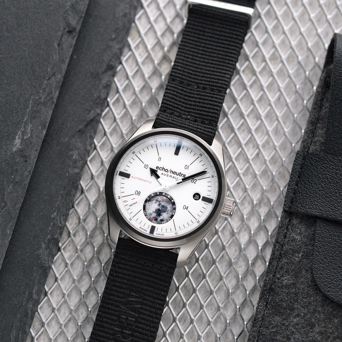 AVERAU 39 Fasi Lunari “Big Moon” Bianco - Black water buffalo leather