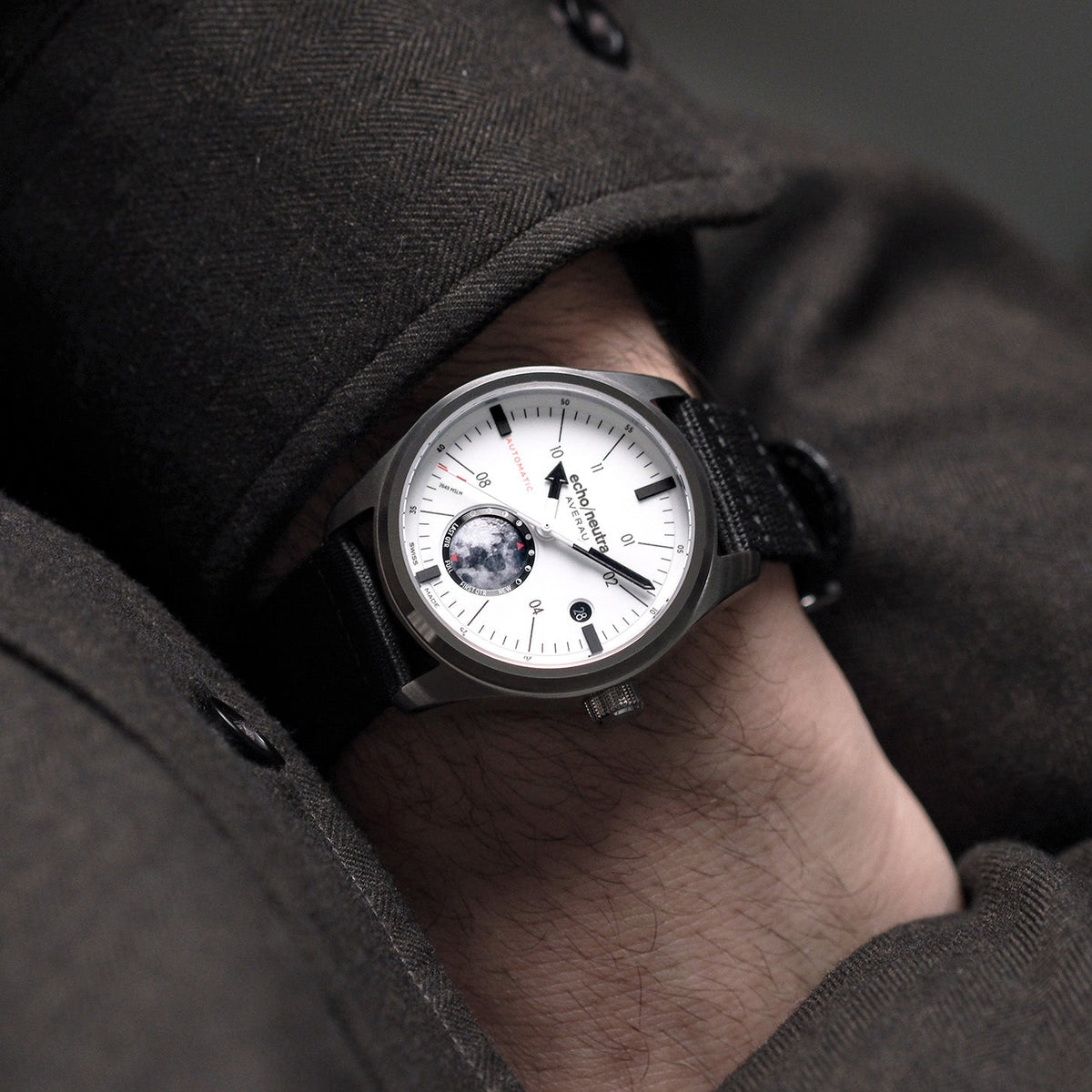 AVERAU 39 Fasi Lunari “Big Moon” Bianco - Black water buffalo leather