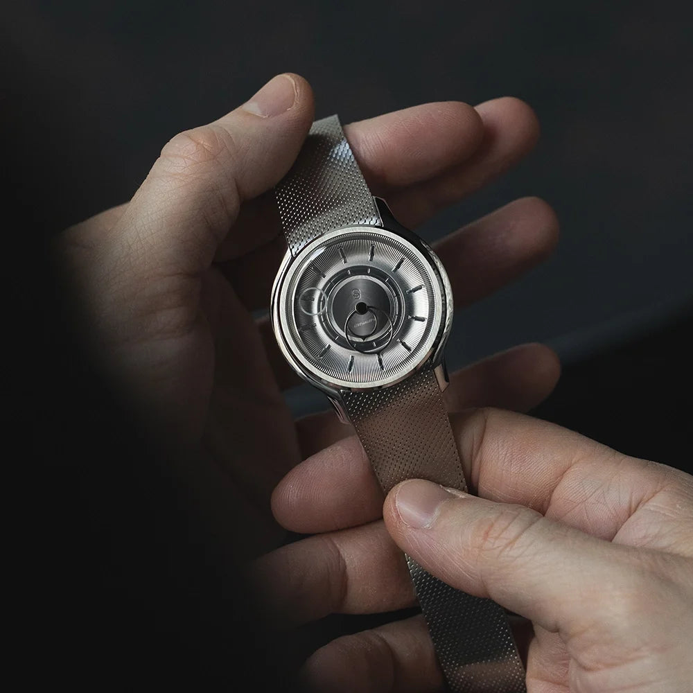 La Pièce n°2 - Silver - Leather strap - Grained Black