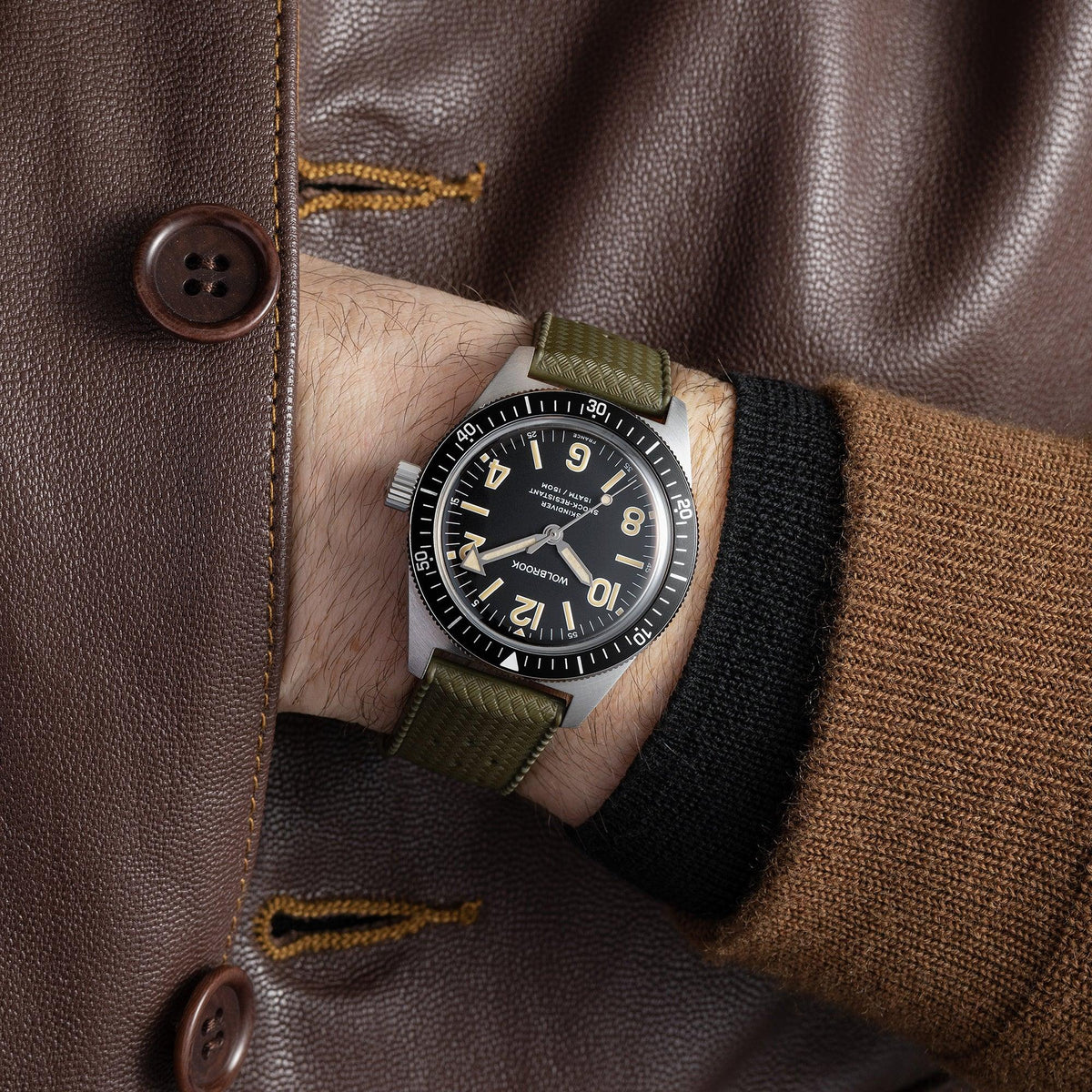 Skindiver Automatic Watch - Vintage Lum & Black Dial - Green Rubber Strap