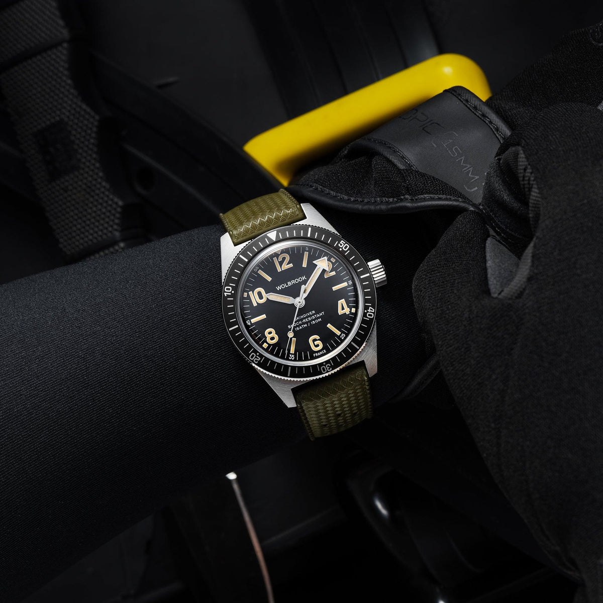 Skindiver Automatic Watch - Vintage Lum & Black Dial - Green Rubber Strap