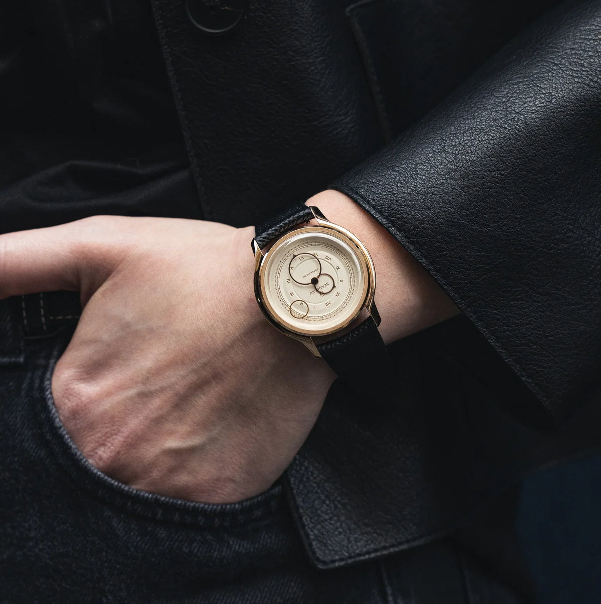 La Pièce n°1 - Champagne - Leather strap - Grained Black