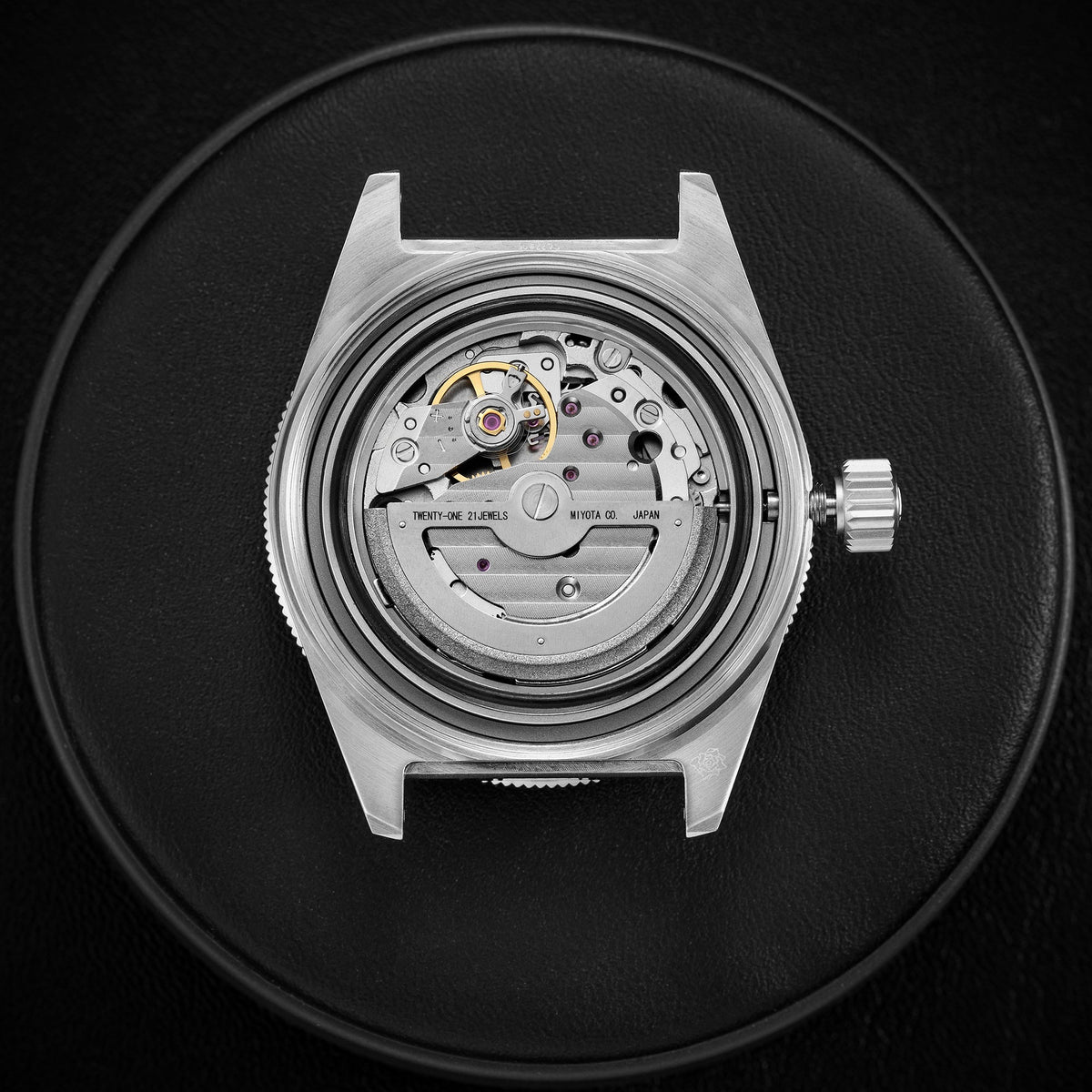 Skindiver Automatic Watch - Vintage Lum & Black Dial - Green Rubber Strap